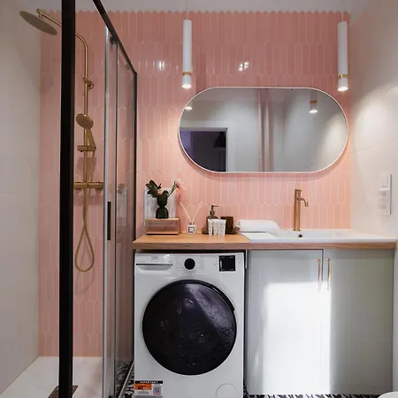 Charming One-bedroom With Functional Interiors By Renters