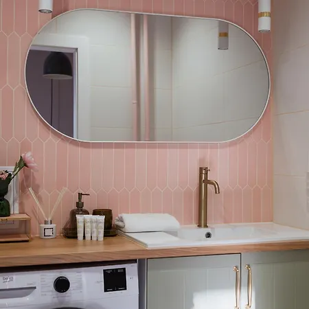 Charming One-bedroom With Functional Interiors By Renters *