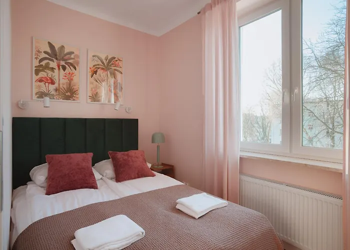 Charming One-bedroom With Functional Interiors By Renters Варшава