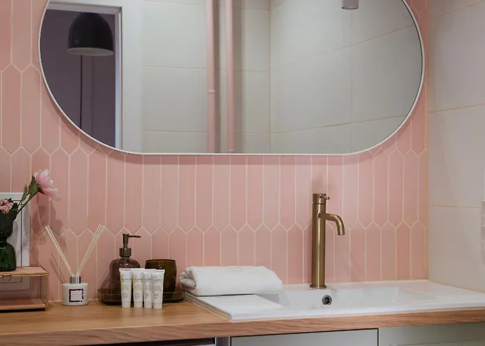 Charming One-bedroom With Functional Interiors By Renters *